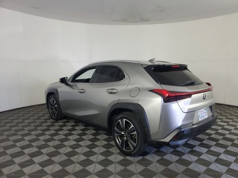 Used 2019 Lexus UX 200 w/ Accessory Package 2 FWD image 5
