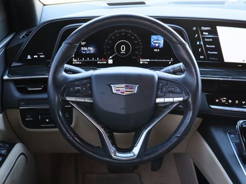 Used 2021 Cadillac Escalade Premium Luxury w/ Performance Package image 13