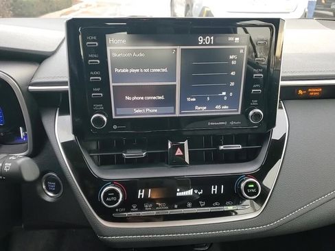 Used 2020 Toyota Corolla XSE image 28