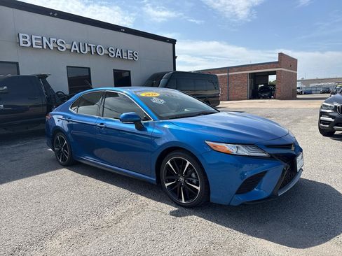 Used 2020 Toyota Camry XSE FWD image 4
