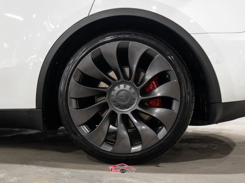 Used 2021 Tesla Model Y Performance image 12