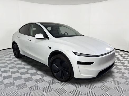Used 2026 Tesla Model Y 2WD image 6