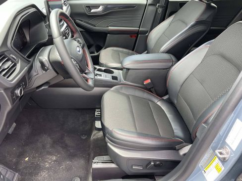 Used 2025 Ford Escape ST-Line w/ Tech Pack #1 FWD image 15