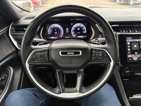 Used 2022 Jeep Grand Cherokee L Laredo AWD/4WD image 29