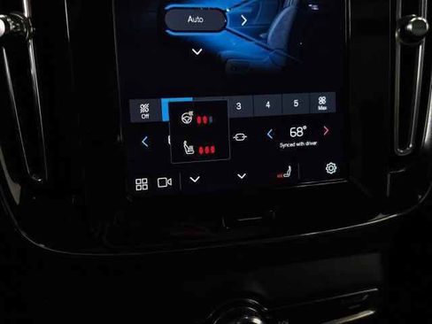 Certified 2025 Volvo XC40 B5 Core image 29