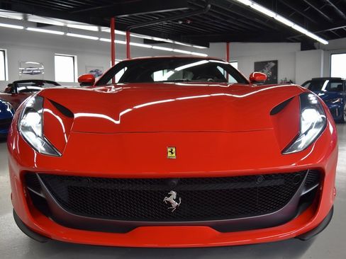 Used 2020 Ferrari 812 Superfast image 9