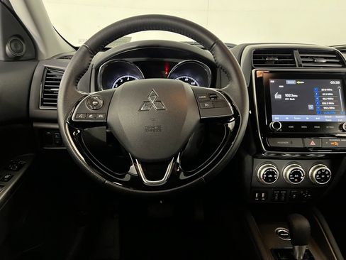 Used 2025 Mitsubishi Outlander Sport SE image 12