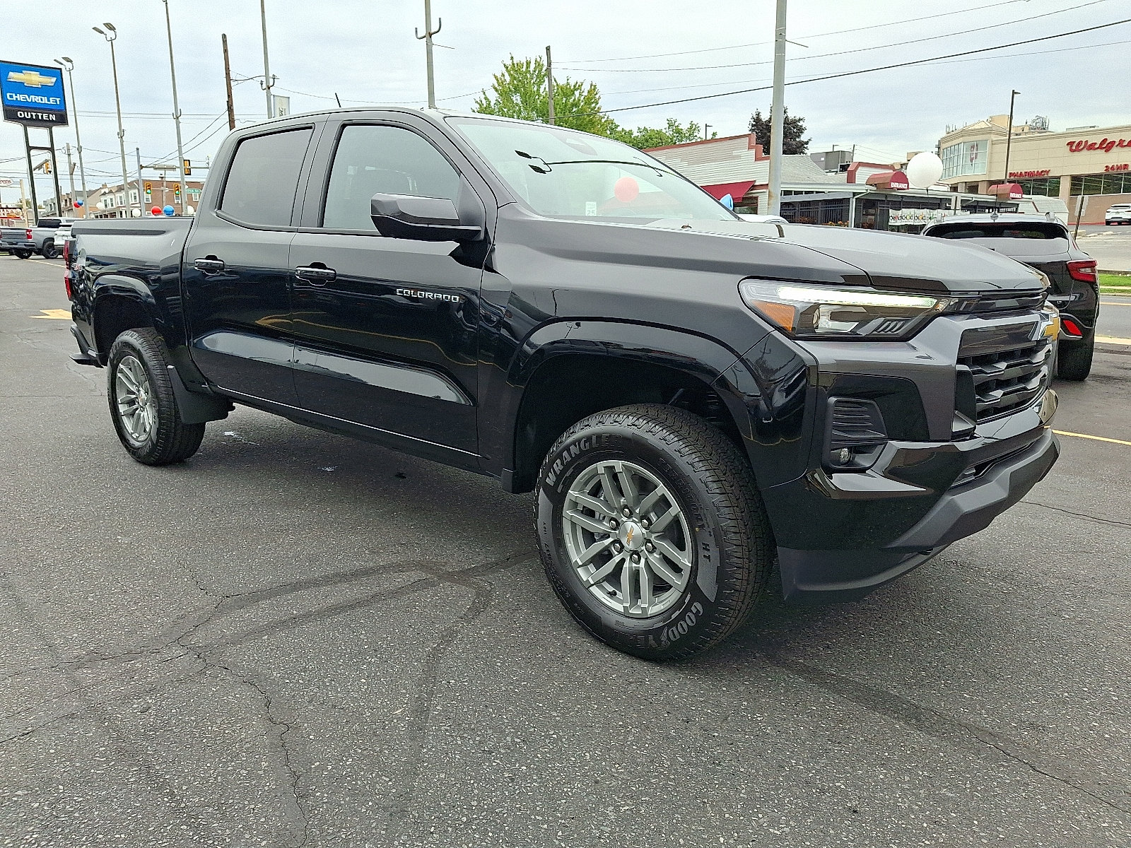 New 2026 Chevrolet Colorado LT w/ LT Convenience Package AWD/4WD image 2