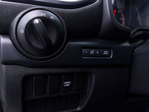 Used 2018 Nissan Titan S RWD image 16
