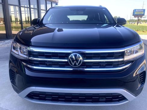 Used 2023 Volkswagen Atlas Cross Sport SE w/ Black Wheel Package AWD/4WD image 3