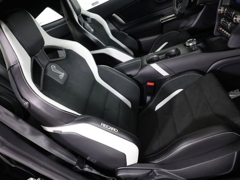 Used 2020 Ford Mustang Shelby GT500 w/ Technology Package RWD image 30