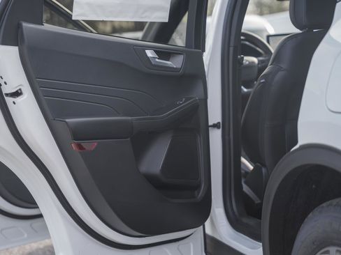 New 2026 Ford Escape ST-Line w/ Tech Pack #1 image 39