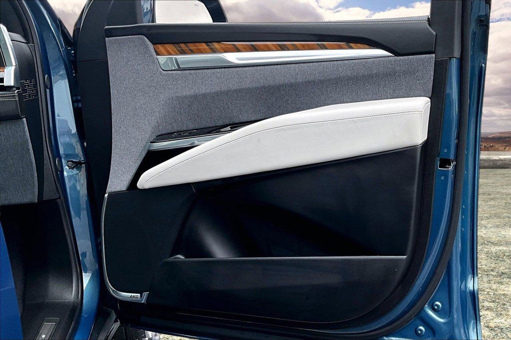 Certified 2025 Cadillac Escalade Sport Platinum AWD/4WD image 29