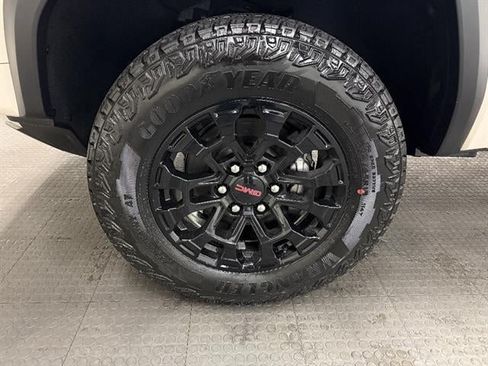New 2026 GMC Canyon Elevation w/ Convenience Package AWD/4WD image 10
