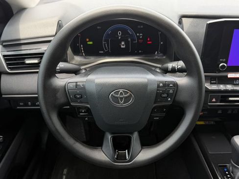 Used 2026 Toyota Camry LE w/ Convenience Package FWD image 12