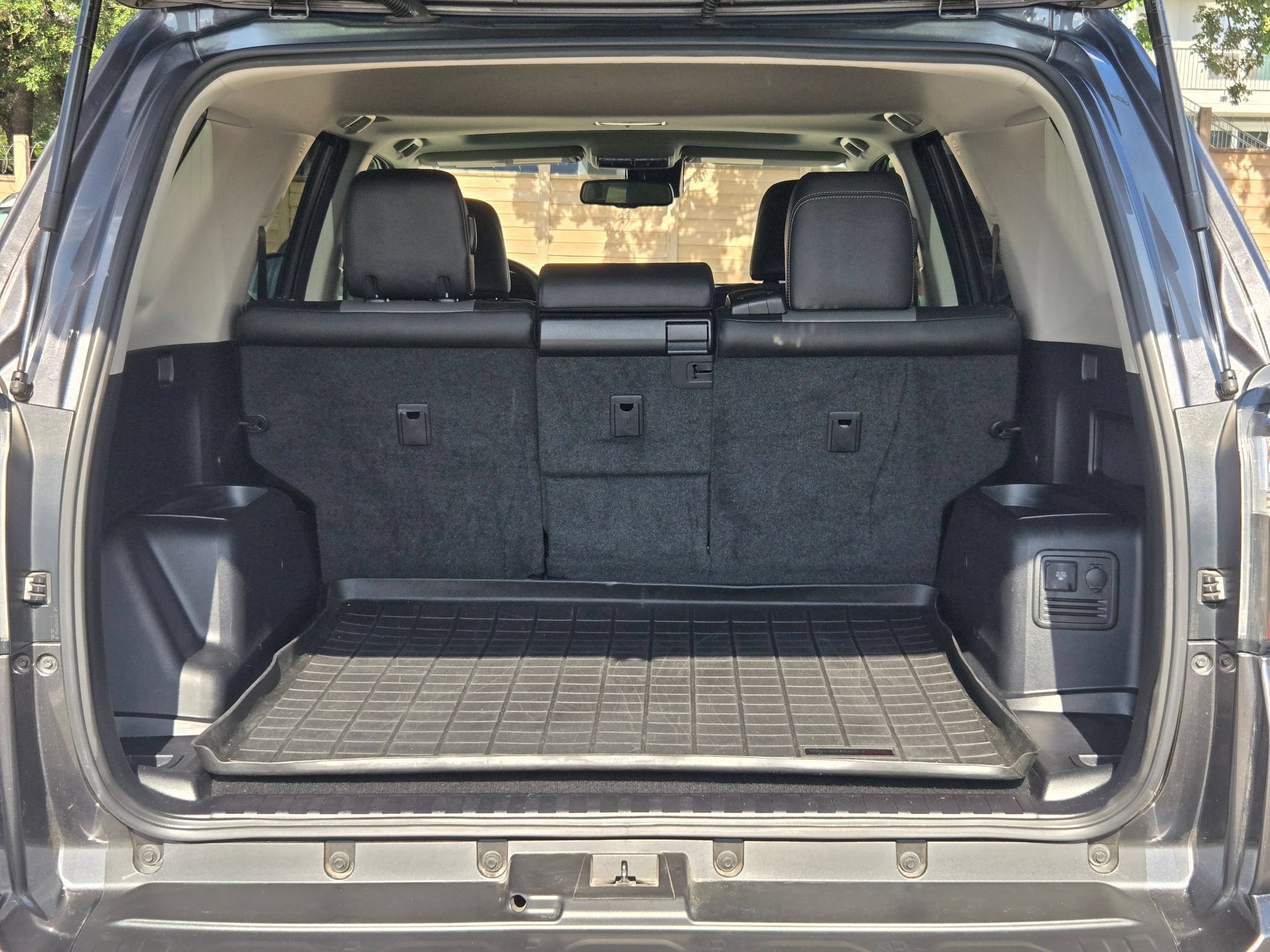 Used 2022 Toyota 4Runner SR5 Premium w/ Moonroof Package RWD image 24