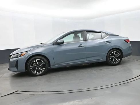 Used 2024 Nissan Sentra SV FWD image 5