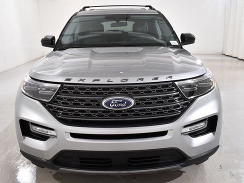 Used 2024 Ford Explorer XLT w/ Equipment Group 202A AWD/4WD image 3