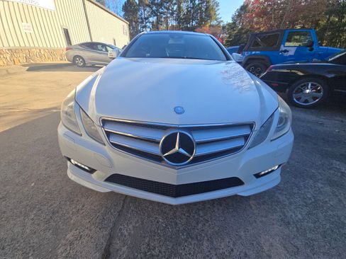 Used 2010 Mercedes-Benz E 550 Coupe image 2