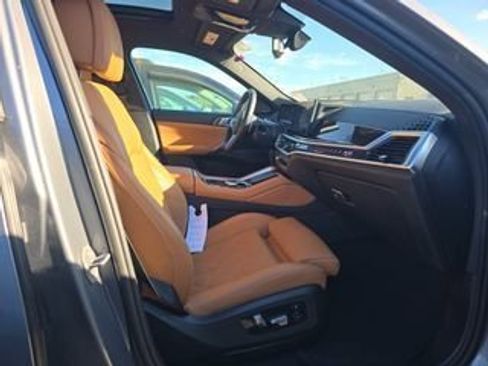 Used 2025 BMW X6 xDrive40i w/ Climate Comfort Package image 6