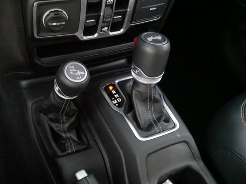 Used 2025 Jeep Wrangler Unlimited Sahara w/ Safety Group AWD/4WD image 24