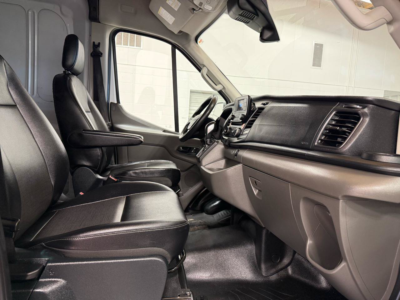 Used 2023 Ford Transit 250 Medium Roof RWD image 19