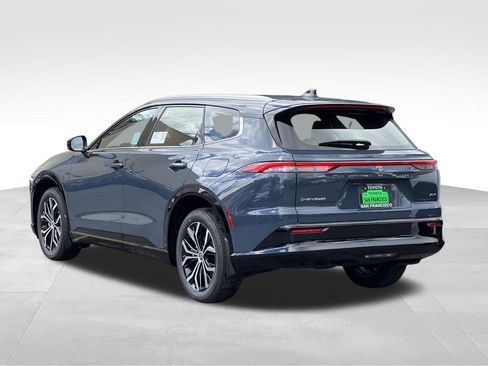 New 2026 Toyota Crown Signia image 3