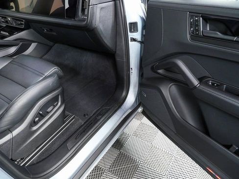 Certified 2025 Porsche Cayenne GTS image 27