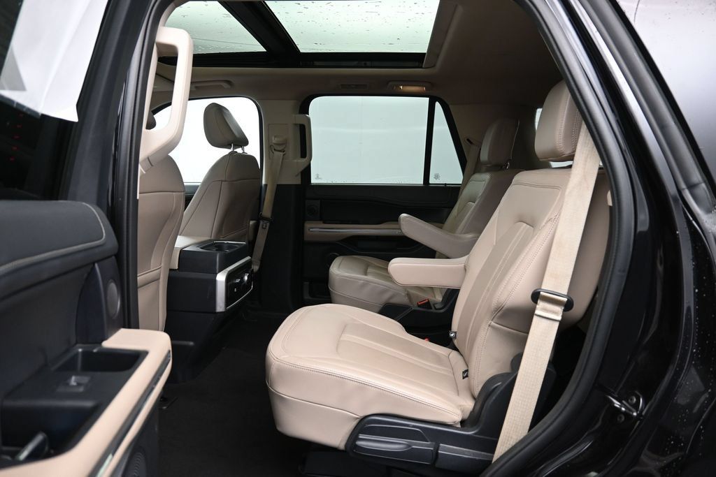 Used 2024 Ford Expedition Limited AWD/4WD image 25