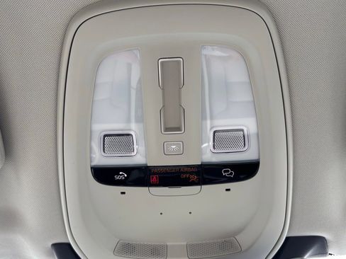 Certified 2025 Volvo XC90 T8 Plus w/ Protection Package Premier AWD/4WD image 15