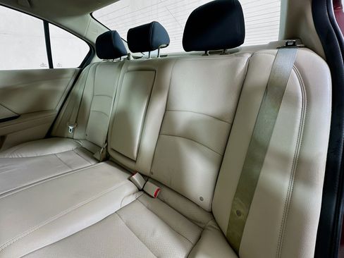 Used 2014 Honda Accord Touring image 24