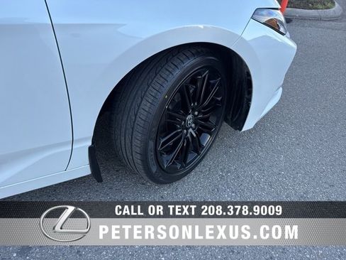 Used 2022 Toyota Avalon XSE image 10