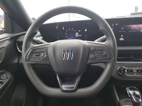 Used 2024 Buick Envista Preferred w/ Advanced Safety Package image 12