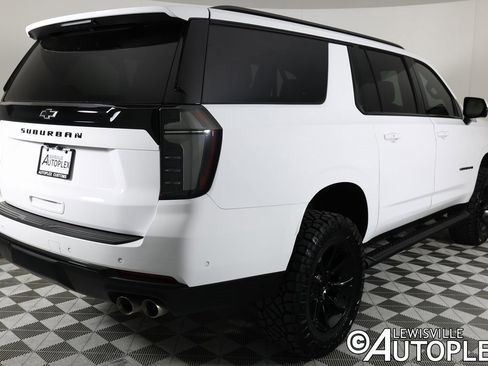 Used 2026 Chevrolet Suburban Z71 w/ Comfort Package image 5