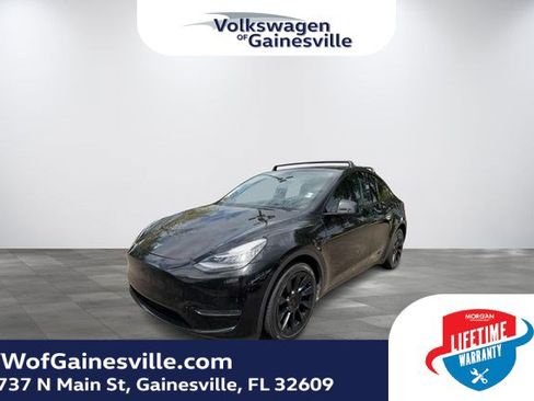 Used 2023 Tesla Model Y Long Range AWD/4WD image 3