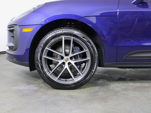 Certified 2025 Porsche Macan image 10