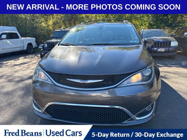 Used 2019 Chrysler Pacifica Touring-L FWD image 6