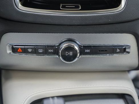 Used 2022 Volvo XC90 T8 R-Design w/ Advanced Package image 23