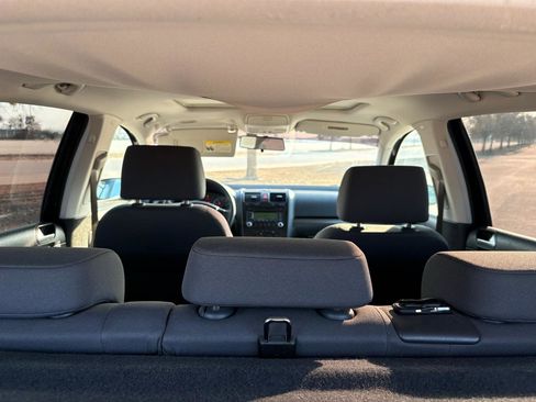 Used 2006 Volkswagen Rabbit 4-Door image 7