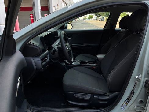 Used 2025 Kia K4 FWD image 9