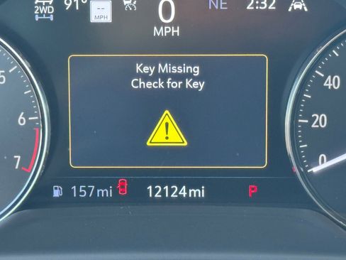 Used 2023 Buick Envision Avenir image 26