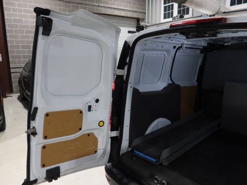 Used 2020 Ford Transit Connect XL FWD image 19