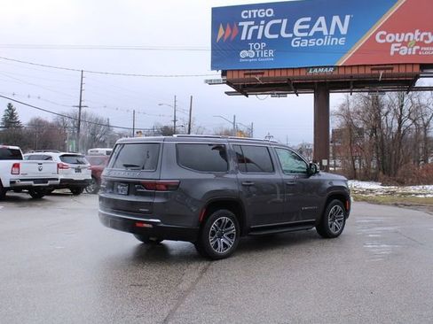 Used 2022 Jeep Wagoneer Series III w/ Flexible Seating Group image 4