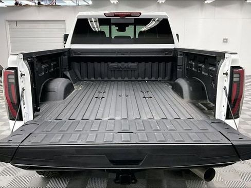 Used 2025 GMC Sierra 2500 AT4X AWD/4WD image 34