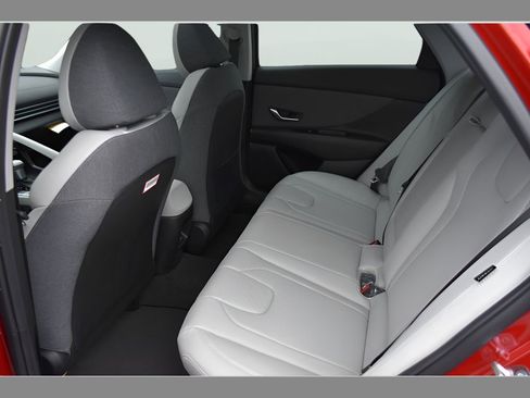 New 2026 Hyundai Elantra Limited FWD image 11