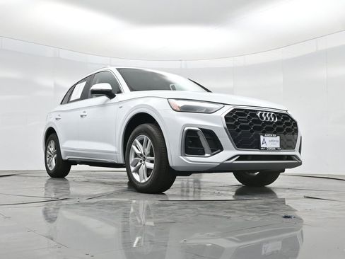 Used 2023 Audi Q5 2.0T Premium w/ Convenience Package AWD/4WD image 46