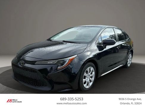 Used 2021 Toyota Corolla LE image 1
