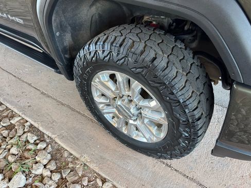 Used 2022 GMC Sierra 2500 Denali image 29