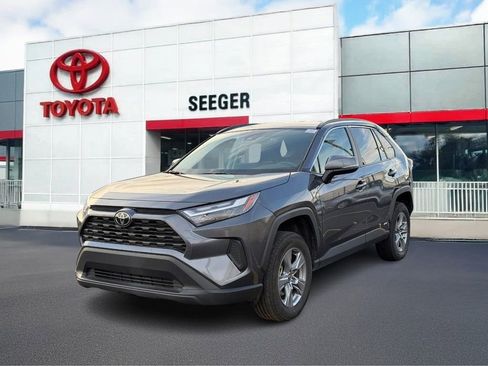 Used 2025 Toyota RAV4 XLE image 9