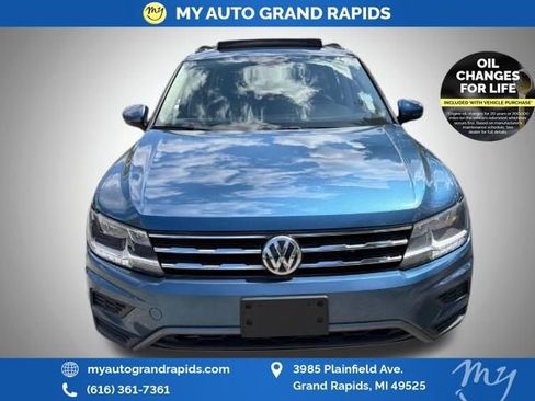 Used 2019 Volkswagen Tiguan SE w/ Panoramic Sunroof Package AWD/4WD image 2